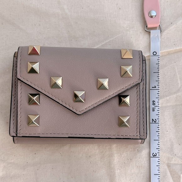 EUC VALENTINO GARAVANI Gold Rockstud Front Flap Mini Trifold Pale Pink Wallet - Picture 6 of 14